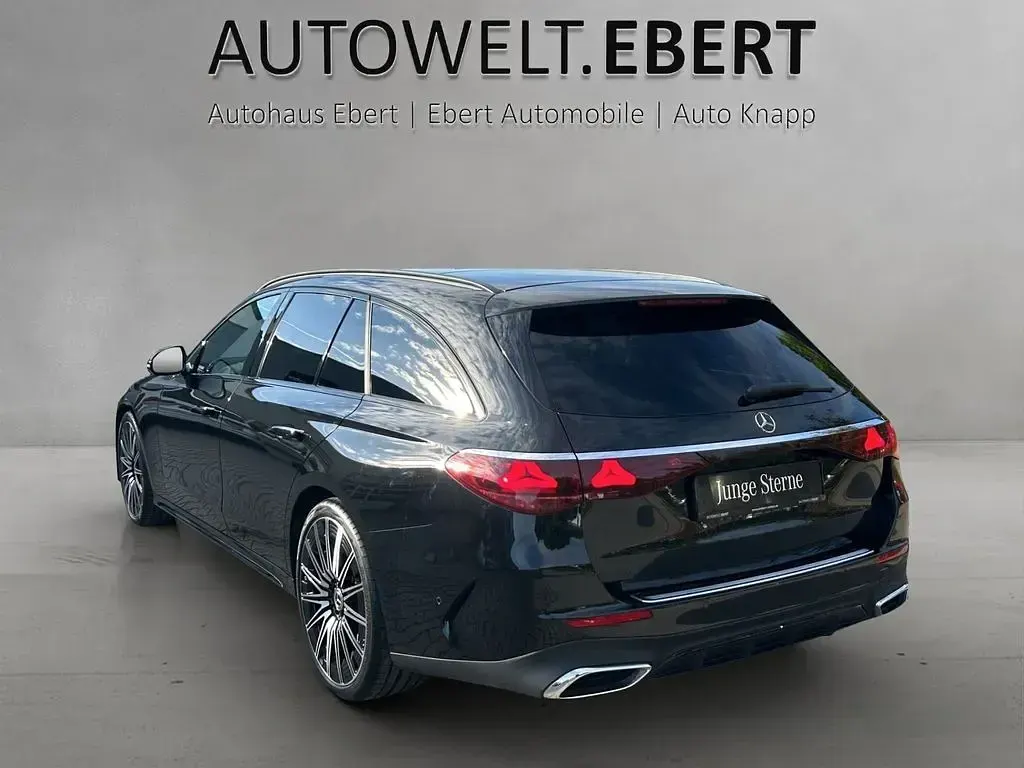 Gebraucht Mercedes E220 AMG 197 PS (144 kW) 2025 Schwarz Limousine