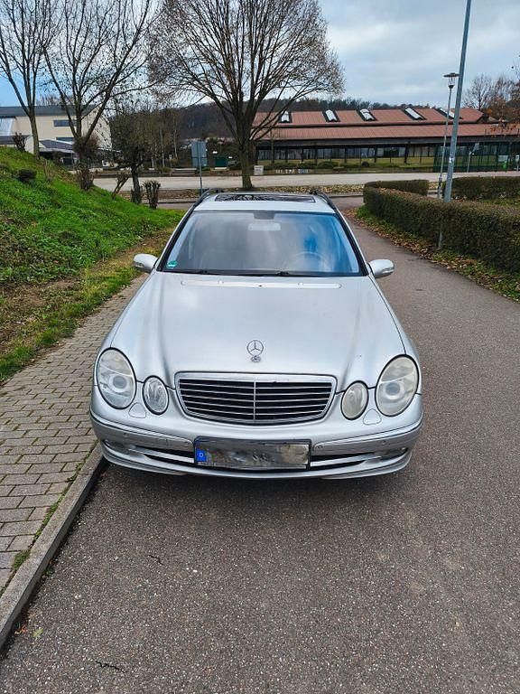 Gebraucht Mercedes E220 Avantgarde 150 PS (110 kW) 2004 Grau Limousine