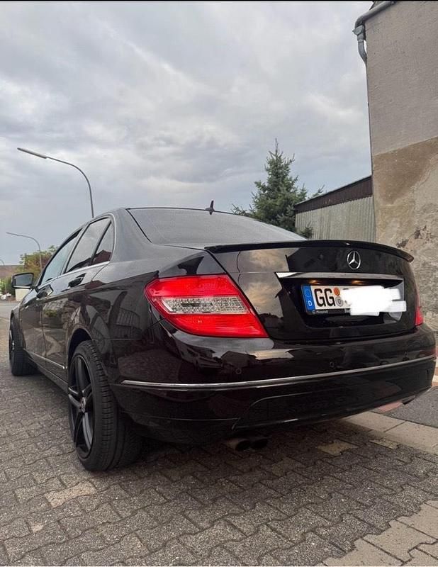 Gebraucht Mercedes C180 156 PS (114 kW) 2010 Schwarz Limousine