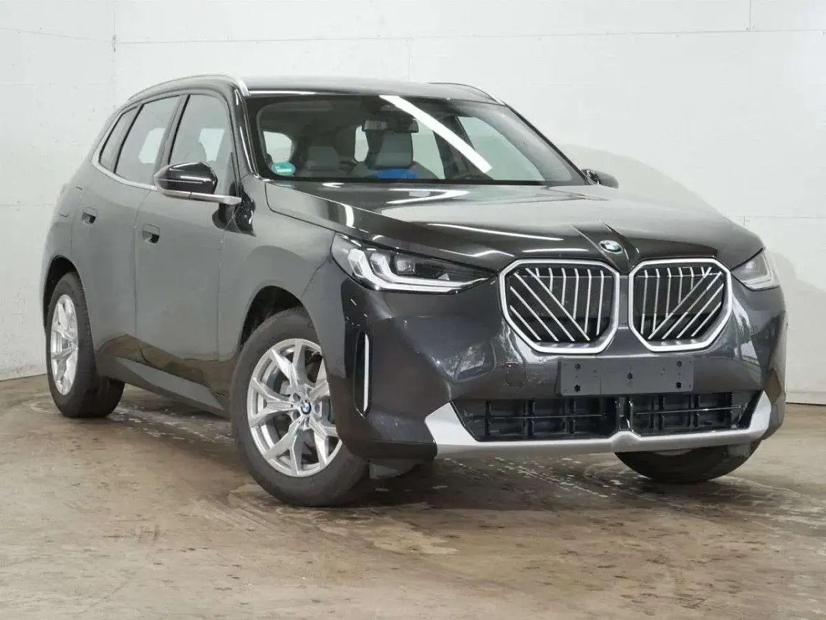 Gebraucht BMW X3 197 PS (144 kW) 2025 Sophistograu brillanteffekt SUV