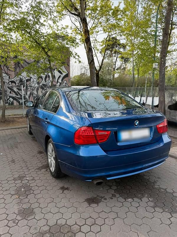 Gebraucht BMW 318 143 PS (105 kW) 2010 Limousine
