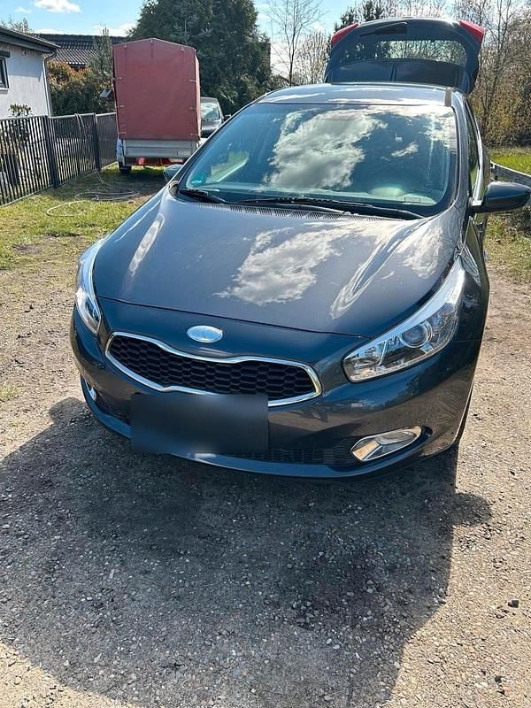 Gebraucht Kia Ceed 99 PS (72 kW) 2013 Grau Kleinwagen