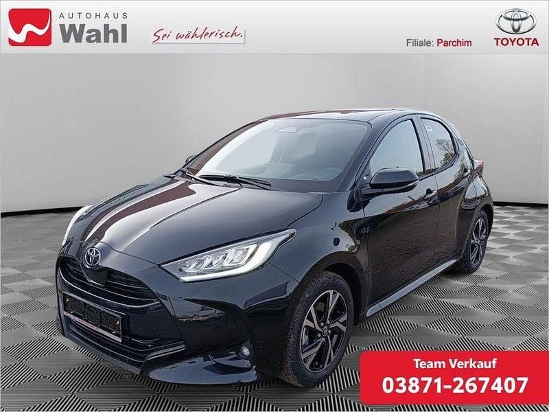 Neu Toyota Yaris Hybrid 116 PS (85 kW) 2025 Schwarz Limousine