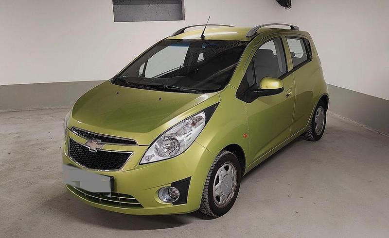 Second-hand Chevrolet Spark 82 CP (60 kW) 2010 Verde Hatchback