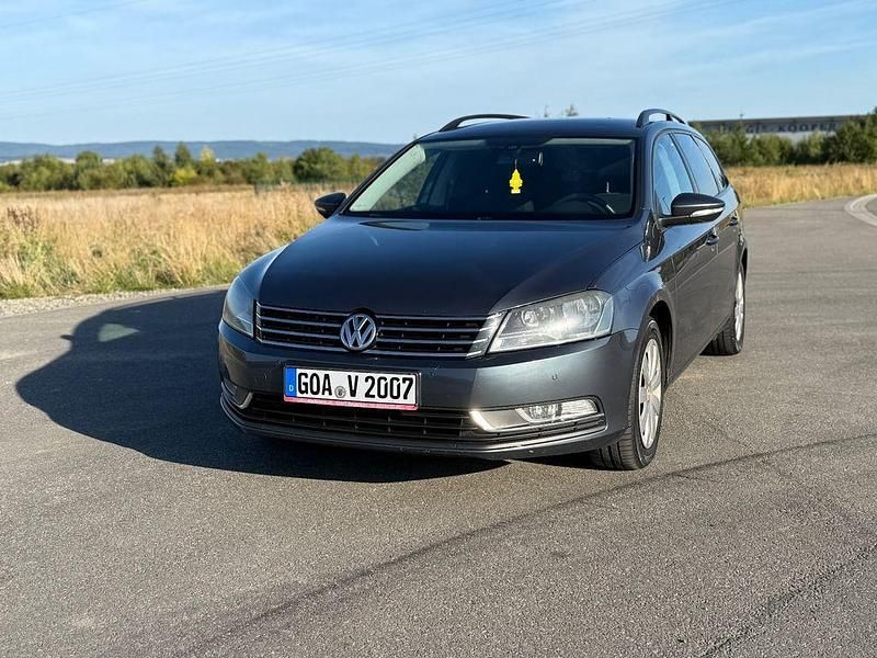 Gebraucht VW Passat Comfortline 140 PS (102 kW) 2011 Grau Kombi