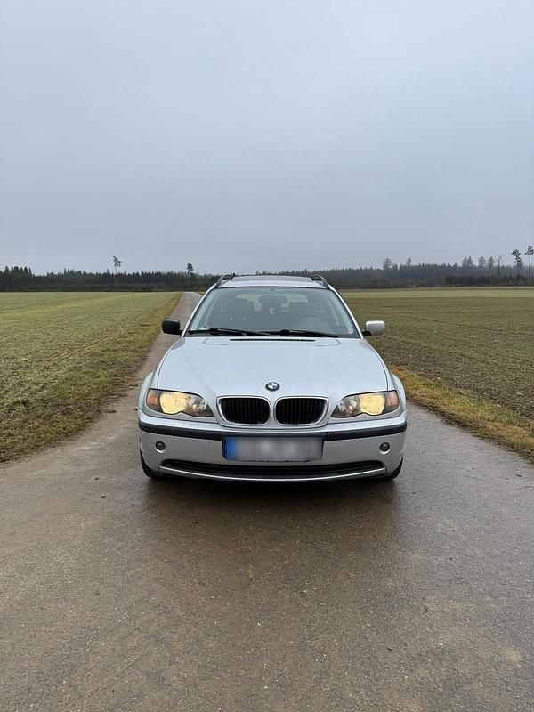 Gebraucht BMW 318 143 PS (105 kW) 2005 Silber Kombi