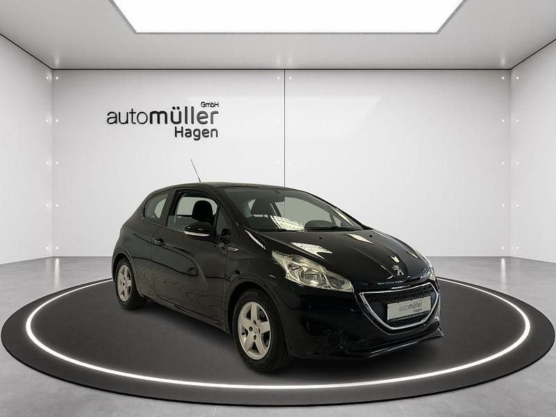 Lackierung schwarz perla nera/ Gebraucht 2014 Peugeot 208 Active Kleinwagen | 4.700 € (Fairer Preis) - Bild 1/4