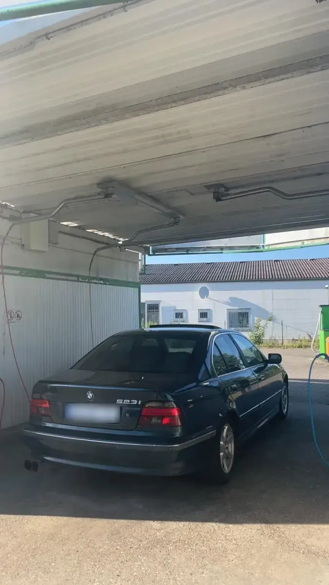 Gebraucht BMW 523 Sport Line 170 PS (125 kW) 1999 Grün Limousine