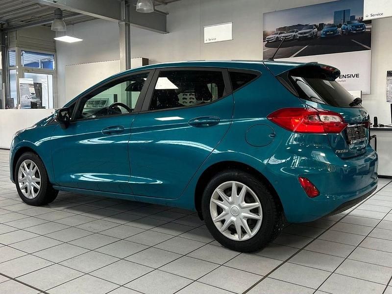 Gebraucht Ford Fiesta Cool & Connect 101 PS (74 kW) 2018 Blau Limousine