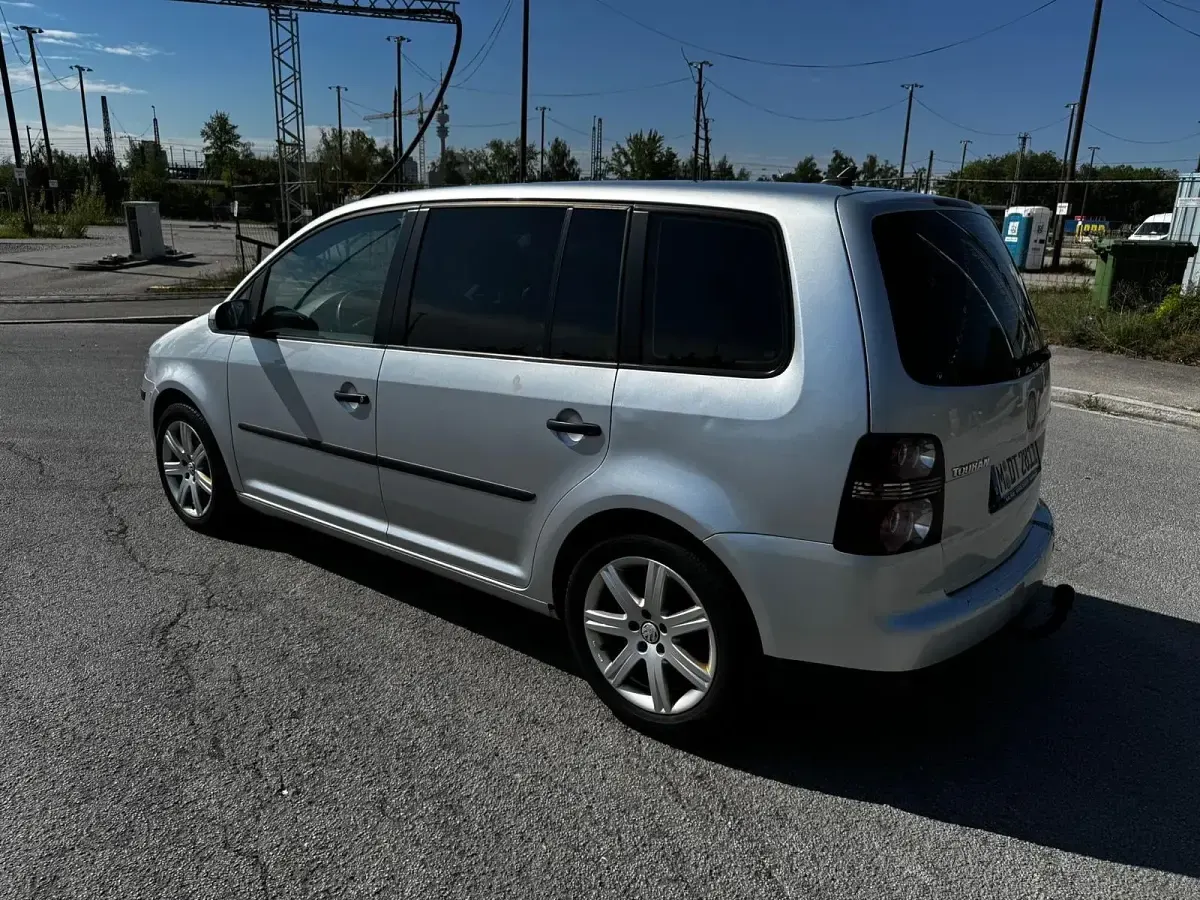 Gebraucht VW Touran 101 PS (74 kW) 2008 Silber Van / Kleinbus