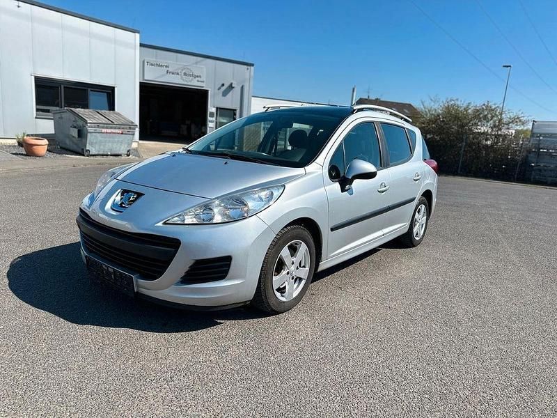 Gebraucht Peugeot 207 Tendance 95 PS (69 kW) 2010 Grau Kombi
