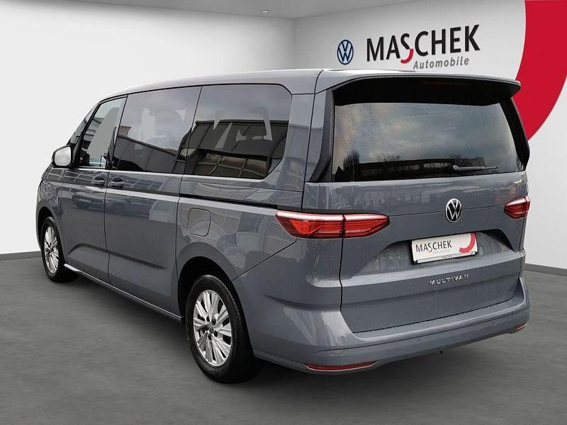Gebraucht VW Multivan Life 204 PS (150 kW) 2022 Pure grey Van