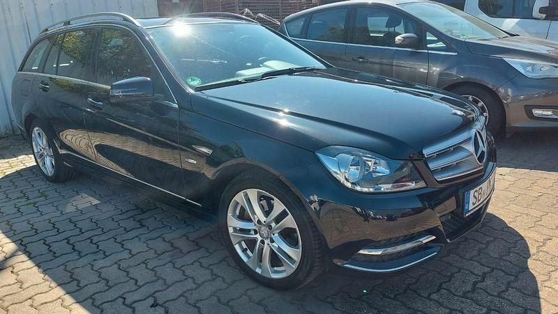 Gebraucht Mercedes 220 170 PS (125 kW) 2012 Schwarz Limousine