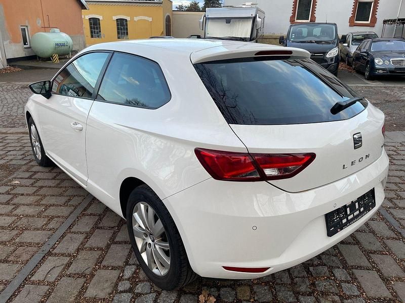 Gebraucht Seat Leon SC Reference 105 PS (77 kW) 2015 Weiß Kleinwagen