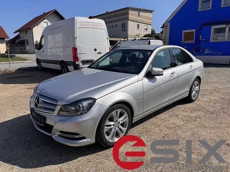 Silber Gebraucht 2011 Mercedes C180 Limousine | 11.699 € (Fairer Preis) - Bild 1/4