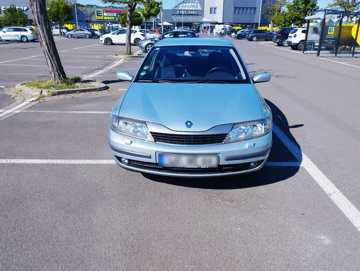 Second-hand Renault Laguna II Expression 207 CP (152 kW) 2002 Argintiu Berlinǎ