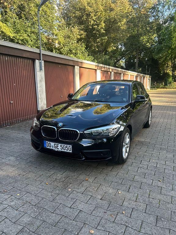 Schwarz Gebraucht 2015 BMW 116 Kleinwagen | 7.750 € (Guter Preis) - Bild 1/4