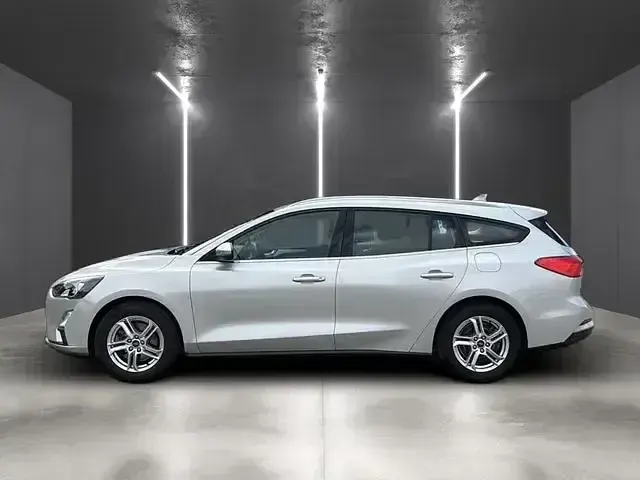 Gebraucht Ford Focus Cool & Connect 125 PS (91 kW) 2022 Silber Limousine
