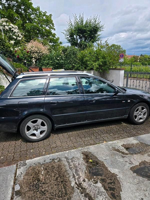 Schwarz Gebraucht 1999 Audi A4 Kombi | 600 € (Superpreis) - Bild 1/4