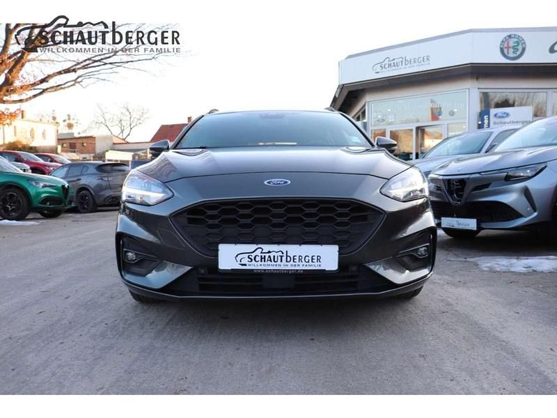 Grau Gebraucht 2021 Ford Focus ST-Line Kombi | 16.490 € (Fairer Preis) - Bild 1/4