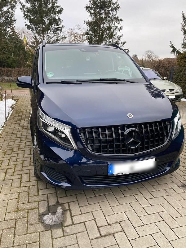 Gebraucht Mercedes V250 190 PS (139 kW) 2018 Blau Van / Kleinbus