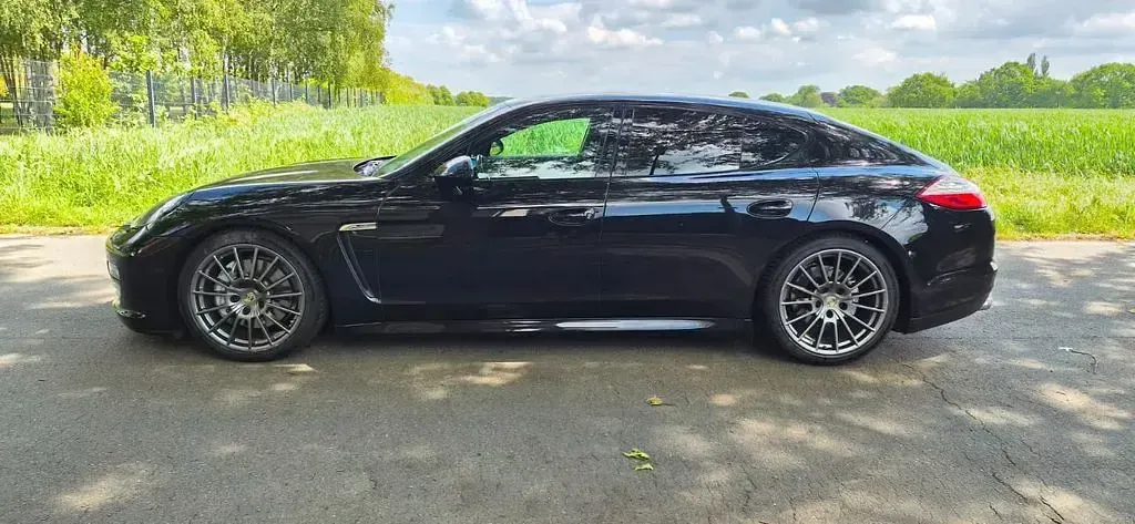 Gebraucht Porsche Panamera 4S 400 PS (294 kW) 2012 Schwarz Kleinwagen