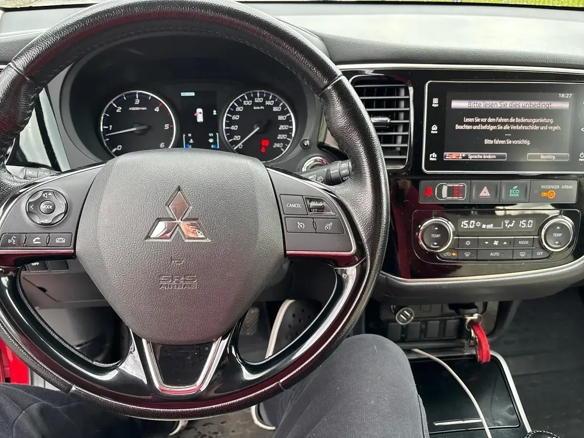Gebraucht Mitsubishi Outlander 150 PS (110 kW) 2017 Rot SUV