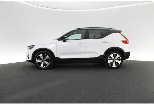 Używany Volvo EX40 Plus 175 kW (238 KM) 2022 Biały SUV