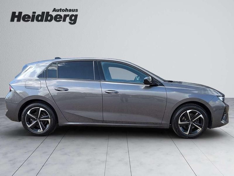 Gebraucht Opel Astra 131 PS (96 kW) 2025 Grau Limousine