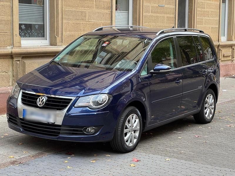 Blau Gebraucht 2010 VW Touran Van / Kleinbus | 6.200 € (Etwas zu teuer) - Bild 1/4
