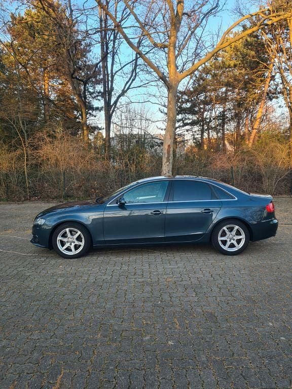 Gebraucht Audi A4 120 PS (88 kW) 2010 Grau Limousine