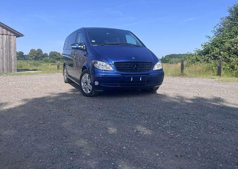 Blau Gebraucht 2008 Mercedes Viano Van / Kleinbus | 12.700 € (Etwas zu teuer) - Bild 1/4