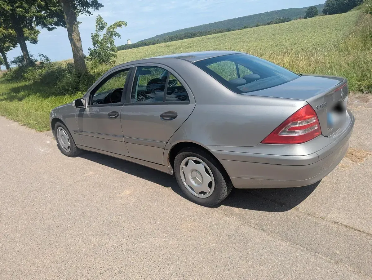Gebraucht Mercedes C180 143 PS (105 kW) 2003 Silber Limousine