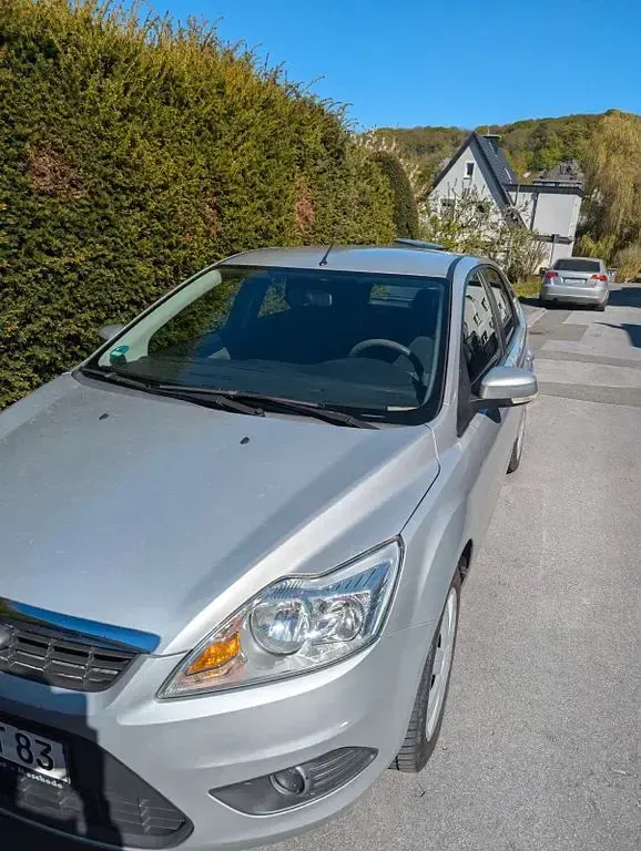 Gebraucht Ford Focus 101 PS (74 kW) 2009 Silber Limousine