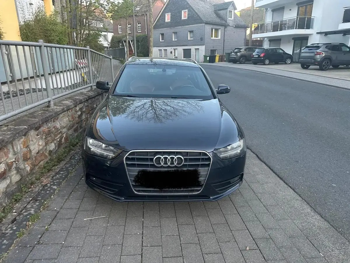 Second-hand Audi A4 170 CP (125 kW) 2012 Albastru Break