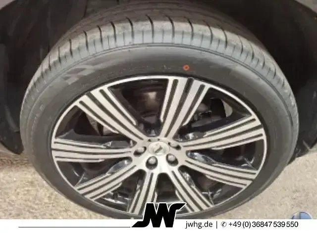Gebraucht Volvo XC90 Plus 235 PS (172 kW) 2023 Platinum grey / metallic SUV