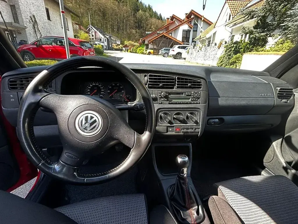 Occasion VW Golf Classicline 116 ch (85 kW) 2001 Rouge Cabriolet