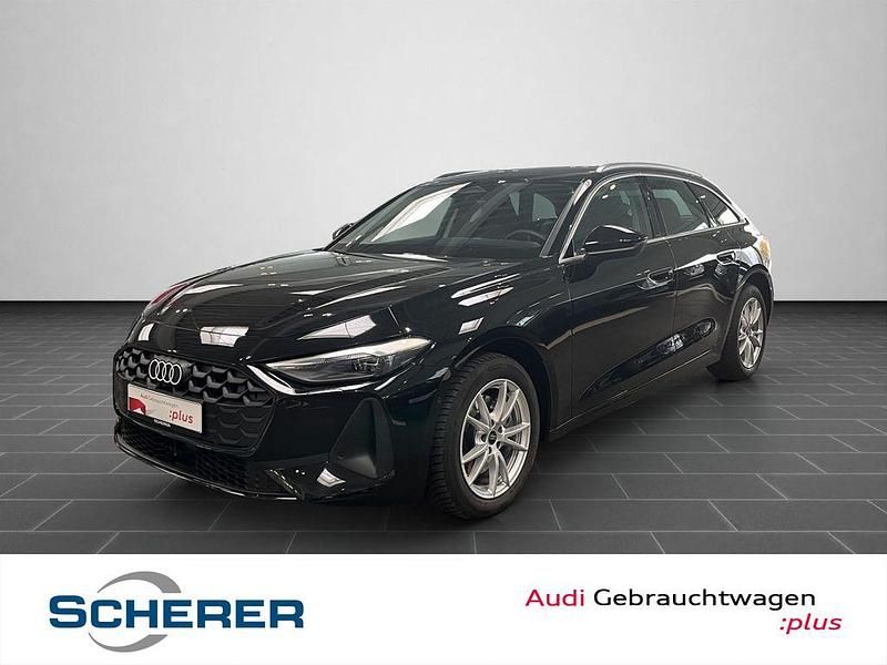 Mythosschwarz metallic (metallic) Gebraucht 2025 Audi A5 Basis Coupé | 43.990 € - Bild 1/4