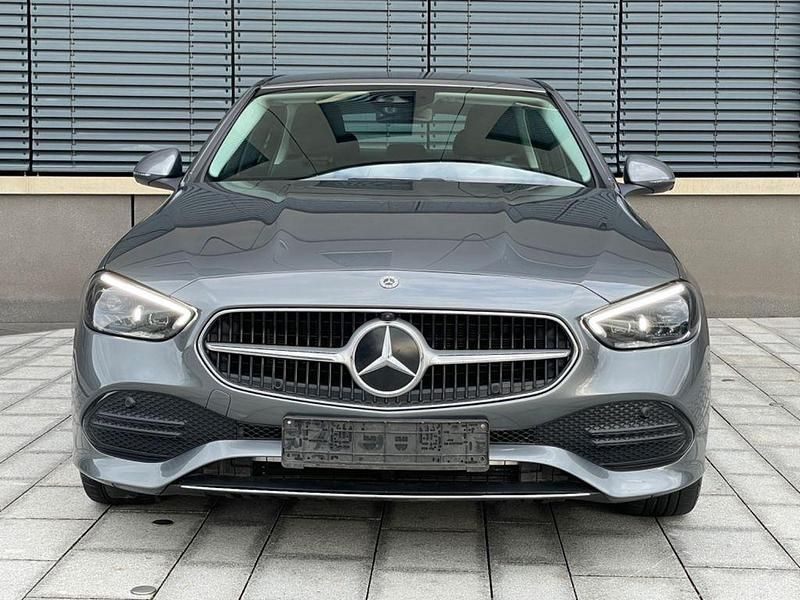 Grau Gebraucht 2023 Mercedes C220 Limousine | 37.450 € (Fairer Preis) - Bild 1/4