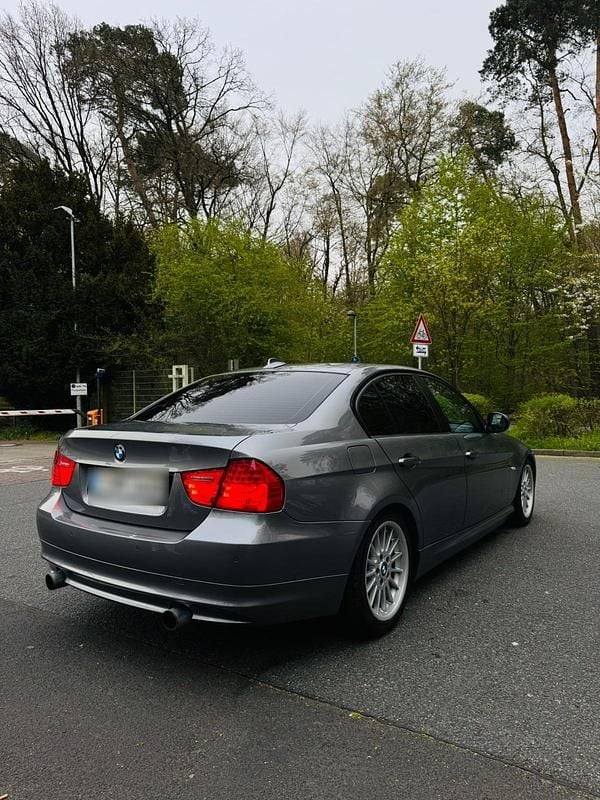 Gebraucht BMW 335 2010 Grau Limousine