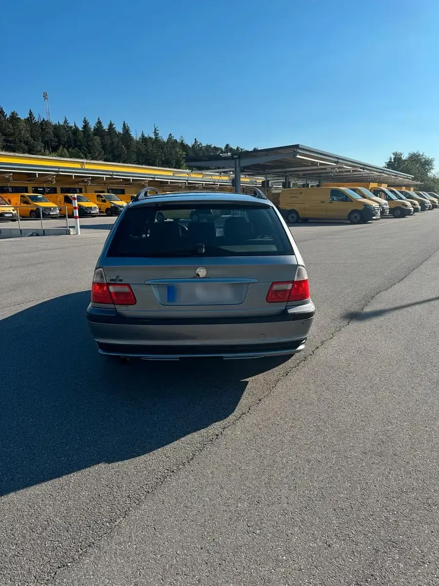 Gebraucht BMW 318 143 PS (105 kW) 2004 Silber Kombi
