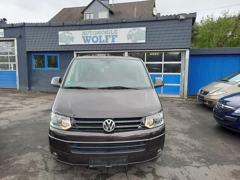 Gebraucht VW Transporter Team 179 PS (131 kW) 2010 Samoa/dark wood Van