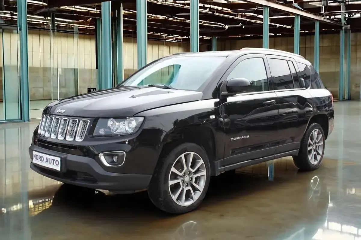 Gebraucht Jeep Compass 163 PS (119 kW) 2014 Schwarz SUV