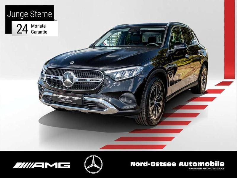 Metalliclack obsidianschwarz Gebraucht 2024 Mercedes GLC220 Avantgarde SUV | 53.490 € (Superpreis) - Bild 1/2
