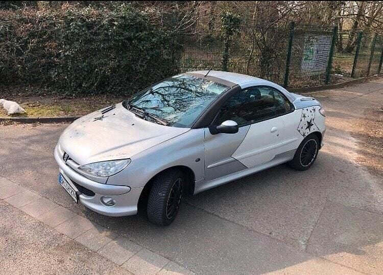 Gebraucht Peugeot 206 CC 109 PS (80 kW) 2005 Silber Cabrio
