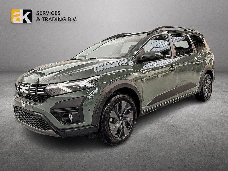 Gebraucht Dacia Jogger Expression 101 PS (74 kW) 2025 Grün Van / Kleinbus