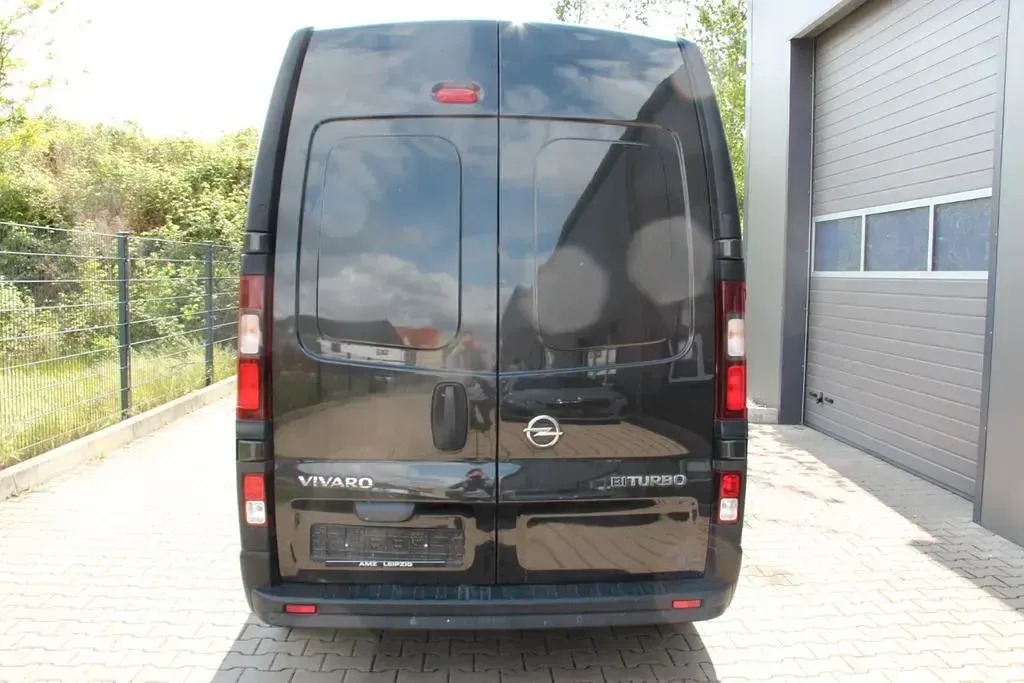 Gebraucht Opel Vivaro 125 PS (91 kW) 2017 Schwarz Van / Kleinbus