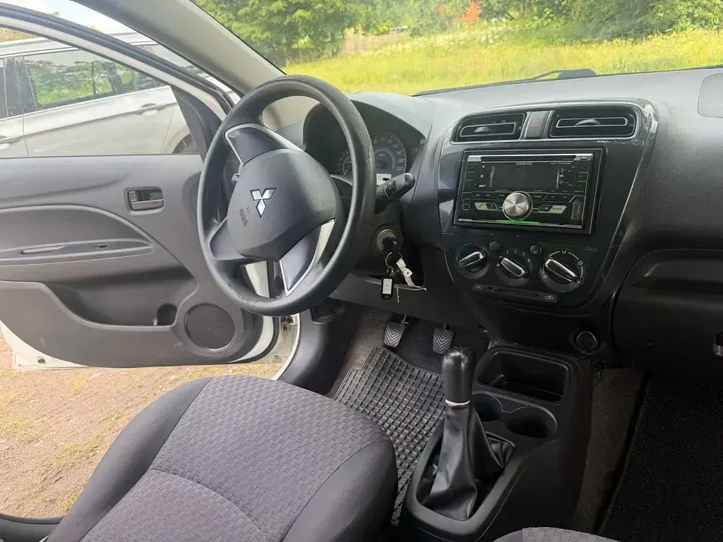 Gebraucht Mitsubishi Space Star 71 PS (52 kW) 2017 Weiß Kleinwagen