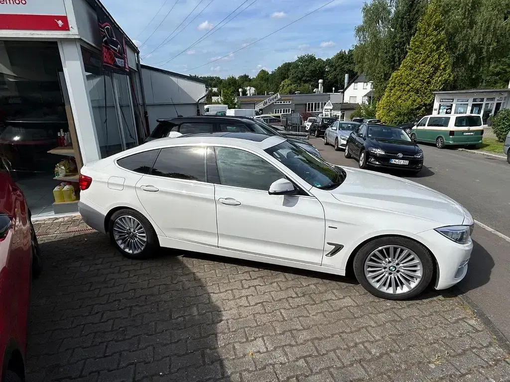 Gebraucht BMW 325 Luxury Line 218 PS (160 kW) 2014 Weiß Limousine
