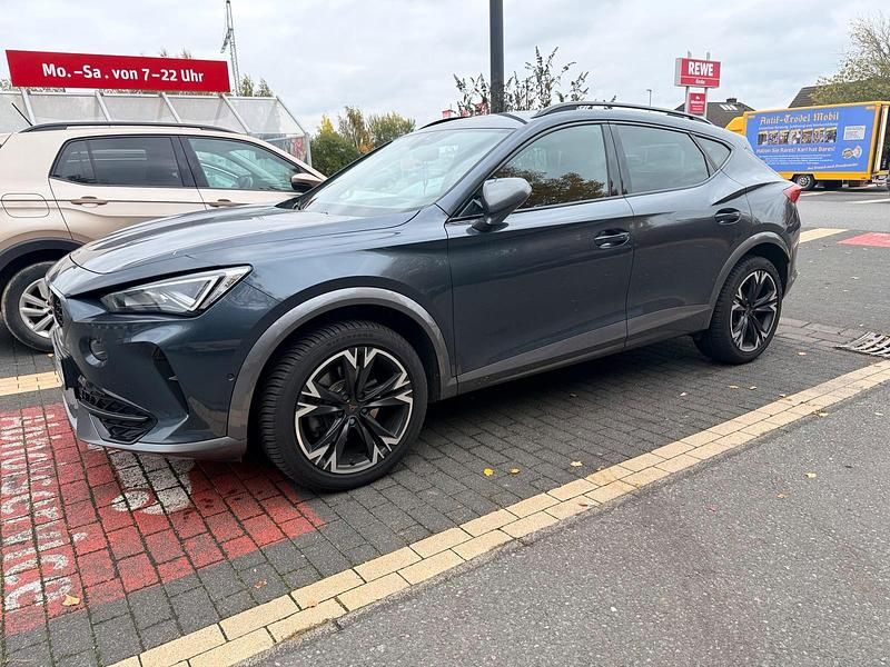 Grau Gebraucht 2022 Cupra Formentor SUV | 21.750 € (Etwas zu teuer) - Bild 1/4
